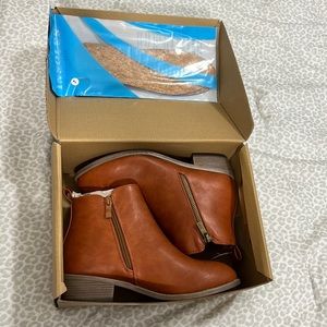 NEW Jeossy Women's Ankle Boots